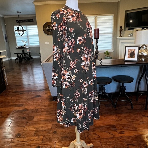 Reborn J Maxi Dress Size Medium Green Floral Long Sleeve Stretch Smooth Soft - Picture 8 of 13